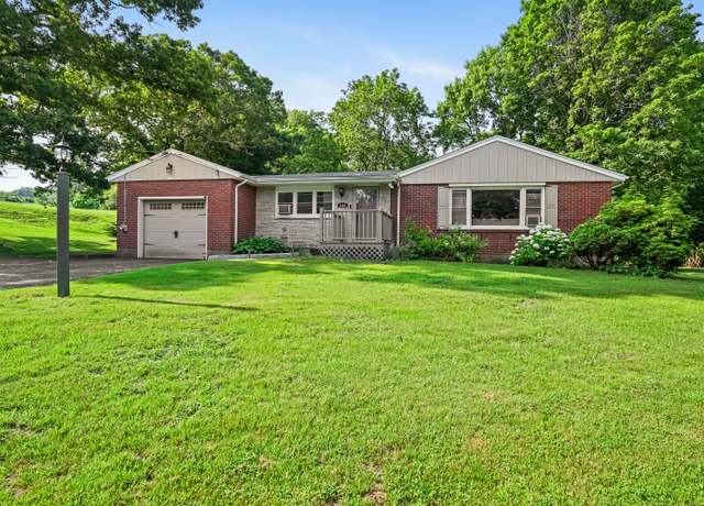 Property at 149 Round Hill Rd, Middletown, CT 06457, 2 beds, 1 bath