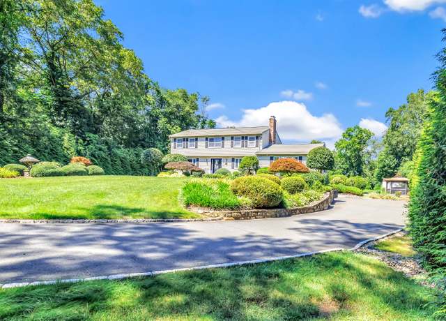 Property at 71 Lobsterback Rd, Shelton, CT 06484, 4 beds, 2.5 baths