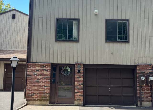 Property at 13 Pond Hollow Dr #13, Hamden, CT 06514, 2 beds, 2.5 baths