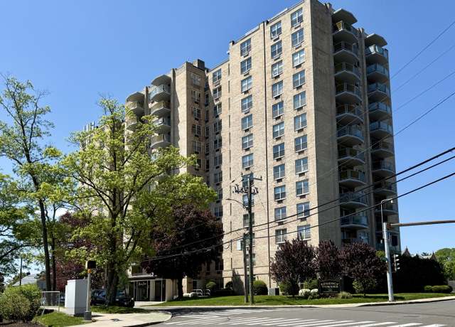 Property at 1 Strawberry Hill Ct Apt 2B, Stamford, CT 06902, 2 beds, 2 baths