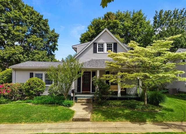Property at 139 Hawthorne Ave, Hamden, CT 06517, 3 beds, 2 baths