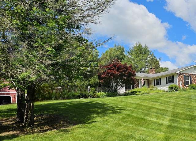 Property at 105 Minortown Rd, Woodbury, CT 06798, 3 beds, 3 baths