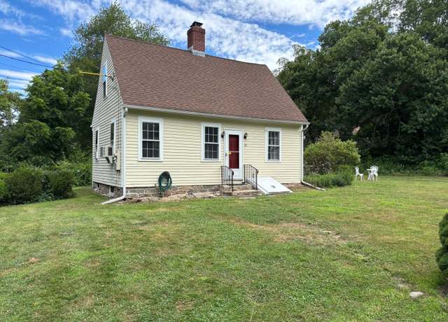 Property at 37 Liberty St, Clinton, CT 06413, 2 beds, 1 bath