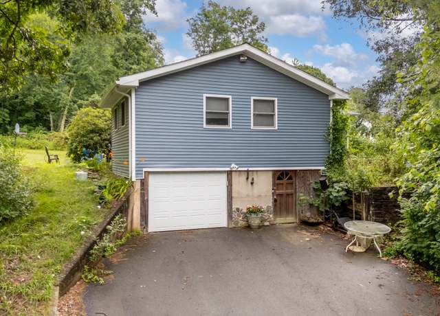 Property at 16 Pine Ridge Dr, Andover, CT 06232, 3 beds, 1 bath