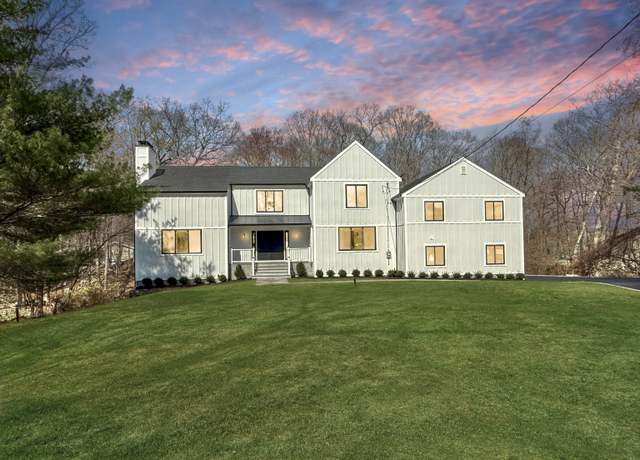 Property at 811 Rock Rimmon Rd, Stamford, CT 06903, 5 beds, 4 baths