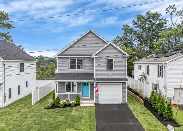 Property at 87 Oliver St, Bridgeport, CT 06606, 4 beds, 2.5 baths