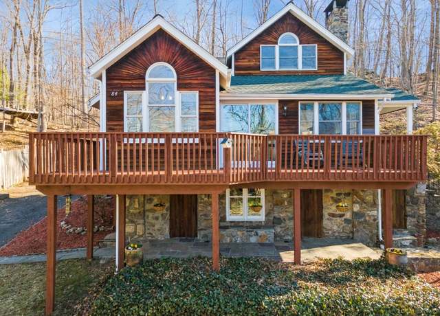 Property at 84 Mountain Rd, Ridgefield, CT 06877, 3 beds, 2 baths
