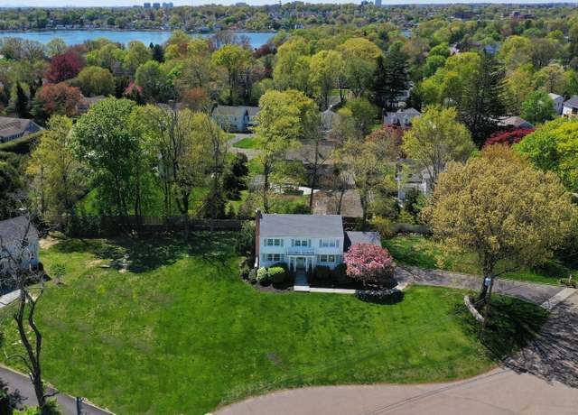 Property at 4 Duffys Ln, Darien, CT 06820, 4 beds, 2.5 baths