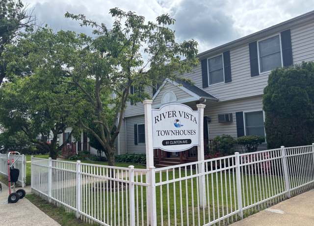 Property at 61 clinton Ave #2, Stamford, CT 06901, 3 beds, 1.5 baths