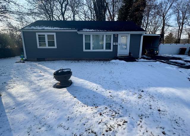 Property at 108 Barry Ct, Middletown, CT 06457, 2 beds, 1 bath