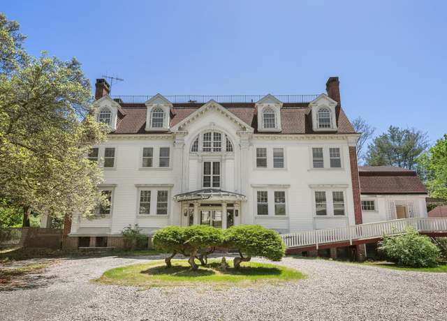 Property at 26 Shady Ln, Greenwich, CT 06831, 9 beds, 5.5 baths