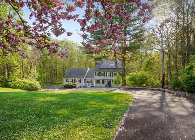 Property at 95 Pepperidge Cir, Stratford, CT 06614, 7 beds, 4.5 baths