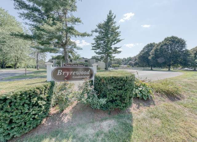 Property at 609 Twin Circle Dr #609, South Windsor, CT 06074, 1 bed, 1 bath