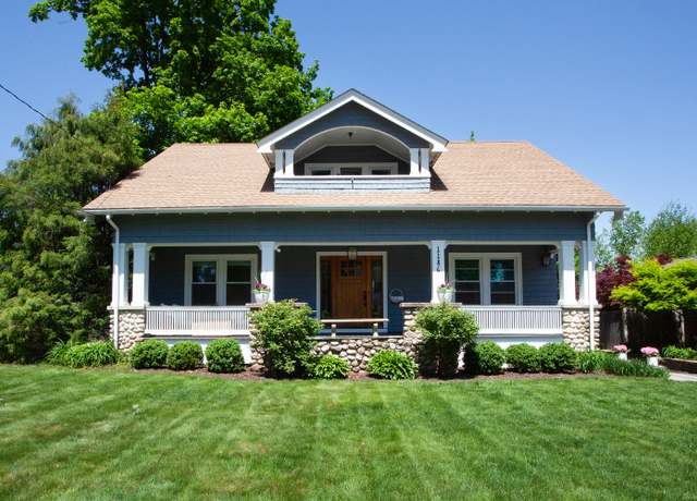 Property at 1186 Farmington Ave, West Hartford, CT 06107, 4 beds, 2 baths