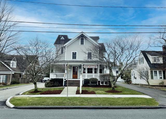 Property at 27 Catoonah St, Ridgefield, CT 06877, 4 beds, 1.5 baths