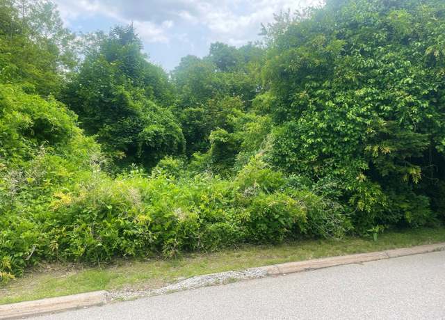 Property at 5 Wilcox Ct, Waterford, CT 06385