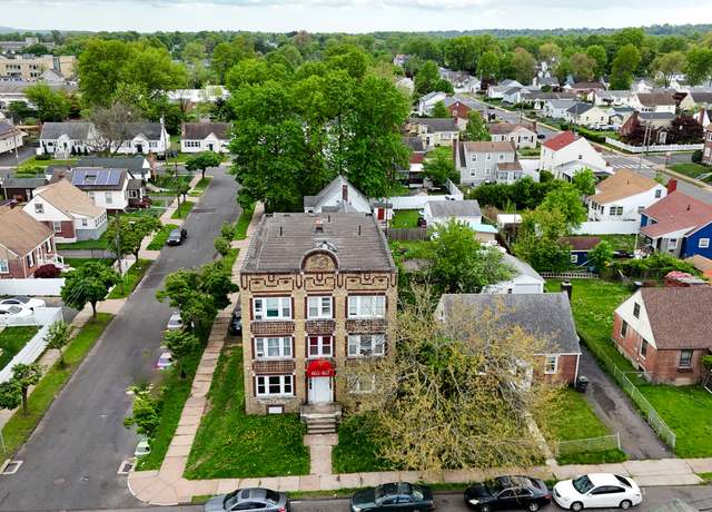 Property at 165 Roosevelt St, Hartford, CT 06114, 14 beds, 6 baths