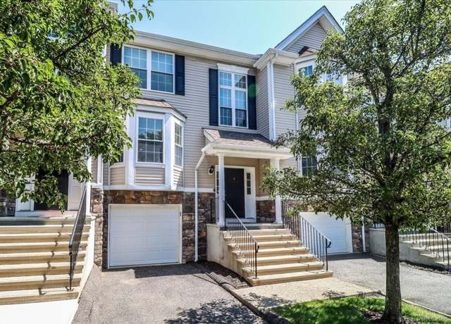 Property at 702 Sienna Dr #702, Danbury, CT 06810, 2 beds, 1.5 baths