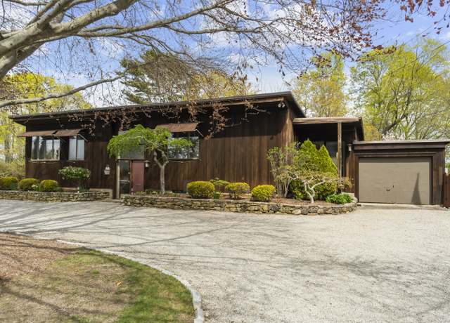 Property at 8 Cromwell Pl, Old Saybrook, CT 06475, 4 beds, 2.5 baths