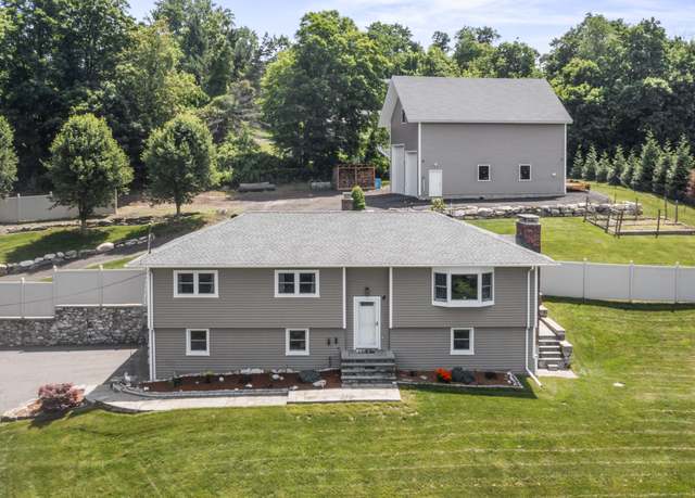 Property at 17 Stony Brook Rd, Brookfield, CT 06804, 3 beds, 2.5 baths