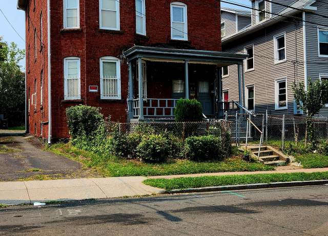 Property at 23 Putnam St, Hartford, CT 06106, 6 beds, 3 baths