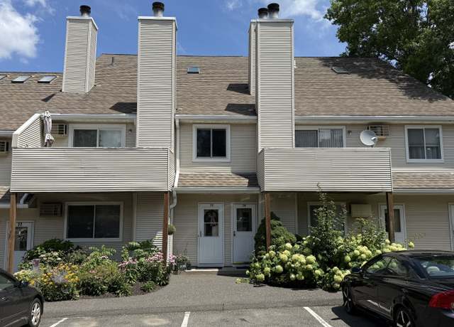 Property at 136 Pembroke Rd Unit 4-34, Danbury, CT 06811, 2 beds, 1.5 baths