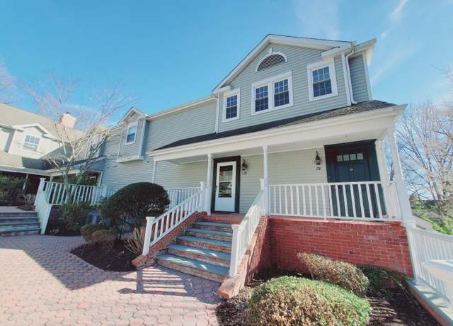 Property at 112 Mayfield Dr #112, Trumbull, CT 06611, 1 bed, 1 bath