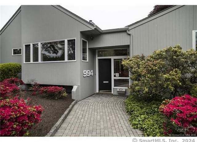 Property at 994 Ocean Ave, New London, CT 06320, 5 beds, 4.5 baths