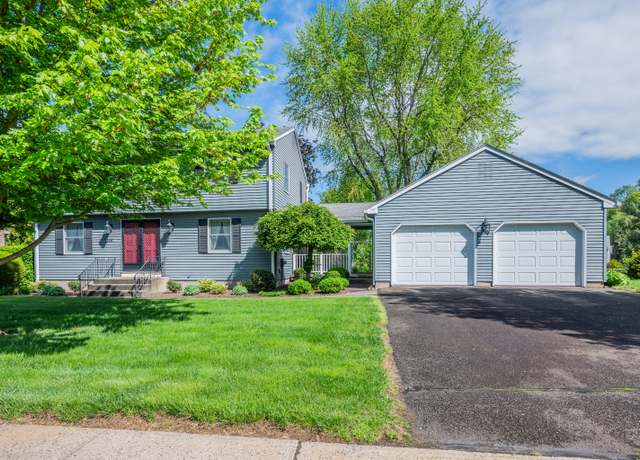 Property at 46 Fawn Dr, Berlin, CT 06037, 3 beds, 2 baths