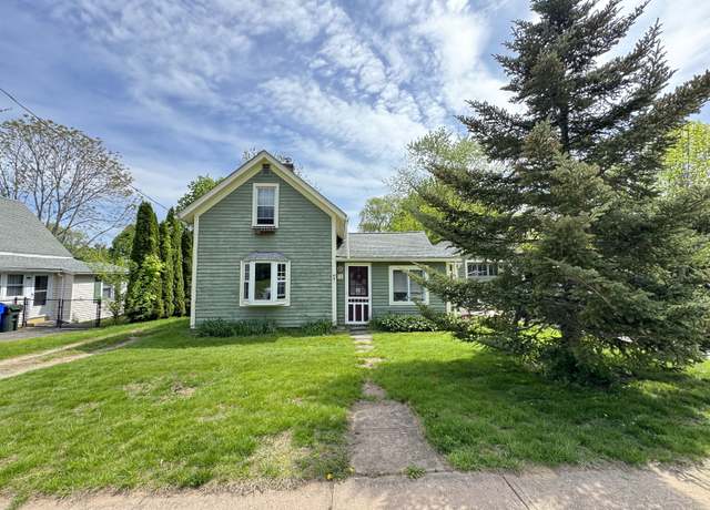 Property at 10 Center St, Simsbury, CT 06081, 3 beds, 1 bath