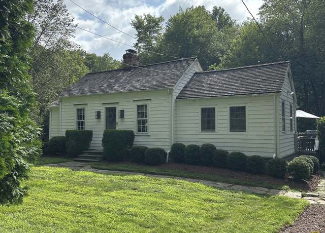 Property at 112 Newtown Tpke, Westport, CT 06880, 2 beds, 1 bath