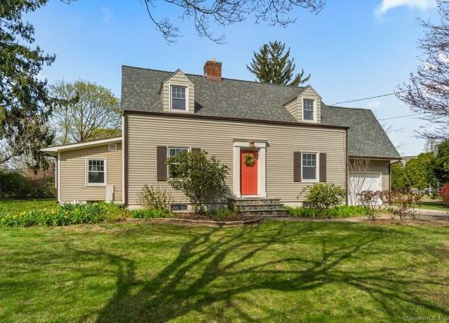 Property at 57 Lynde St, Old Saybrook, CT 06475, 3 beds, 1.5 baths