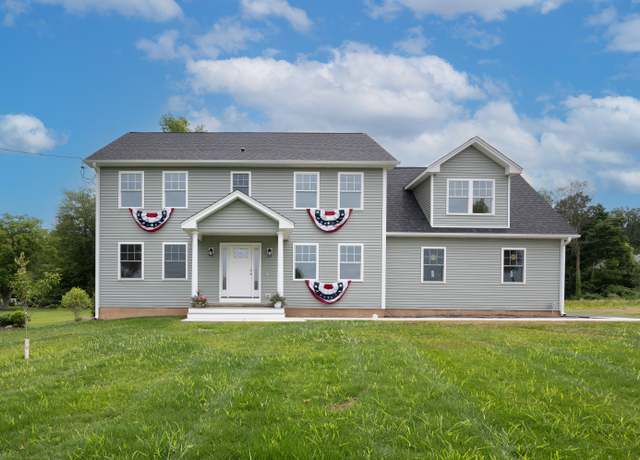 Property at 896 East St, Middletown, CT 06457, 3 beds, 2.5 baths