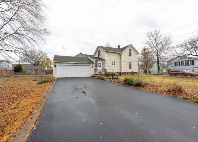 Property at 147 Clifton St, Wallingford, CT 06492, 3 beds, 1.5 baths