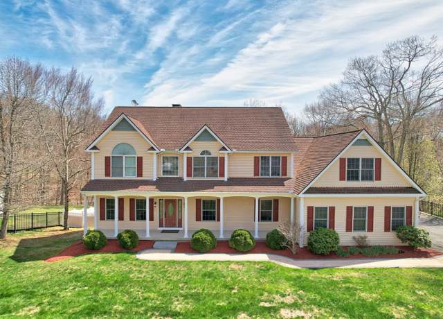 Property at 76 Hempel Dr, Wolcott, CT 06716, 6 beds, 4 baths
