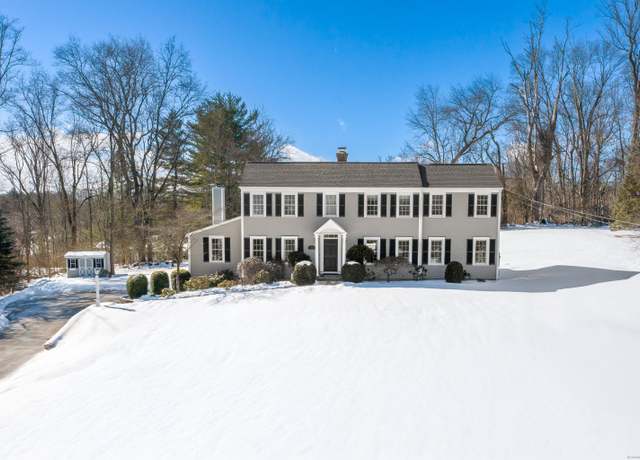 Property at 55 Overlook Dr, Ridgefield, CT 06877, 4 beds, 3.5 baths