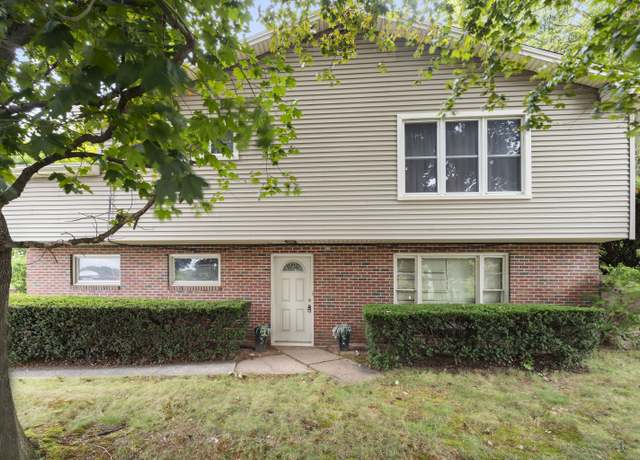 Property at 6 Coles Rd, Cromwell, CT 06416, 3 beds, 1.5 baths