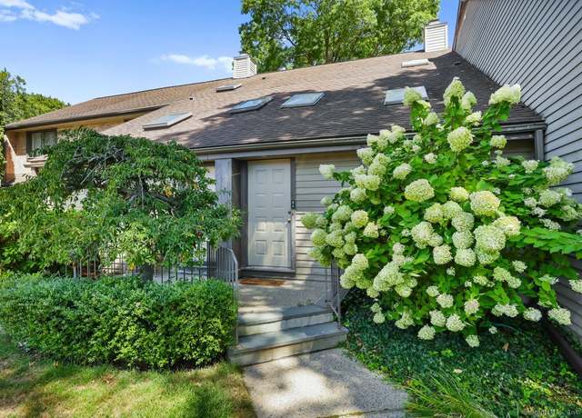 Property at 2437 Bedford St Unit E6, Stamford, CT 06905, 1 bed, 1.5 baths