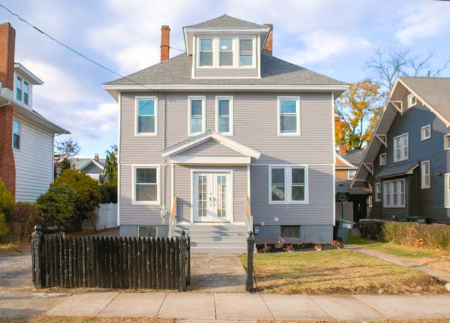 Property at 44 Wentworth St, Bridgeport, CT 06606, 4 beds, 1.5 baths