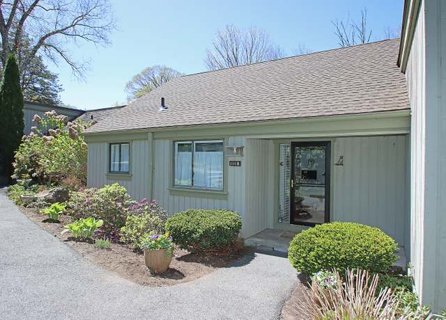 Property at 699 Heritage Vlg Unit B, Southbury, CT 06488, 2 beds, 2 baths