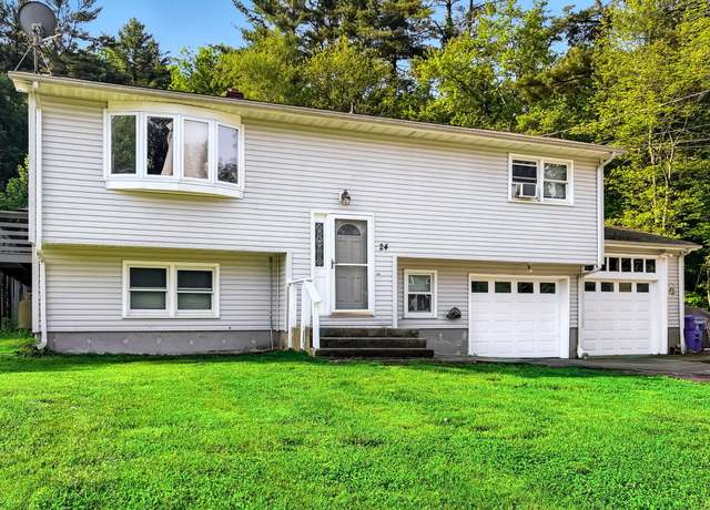 Property at 24 Gifford Ln, Bozrah, CT 06334, 3 beds, 2 baths