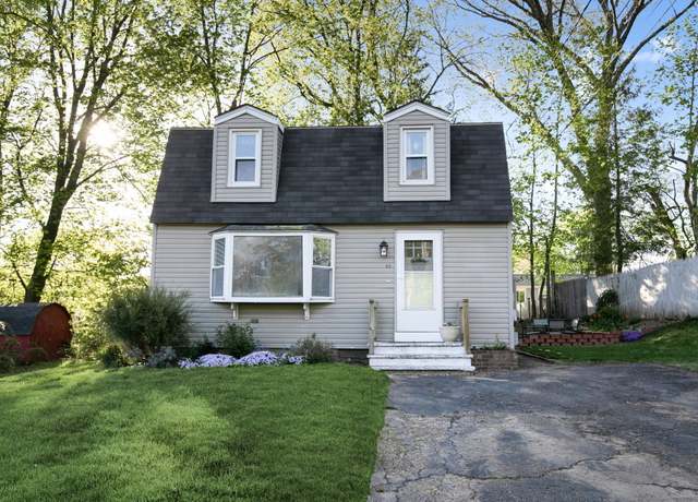 Property at 40 Hillside St, Meriden, CT 06451, 2 beds, 1.5 baths