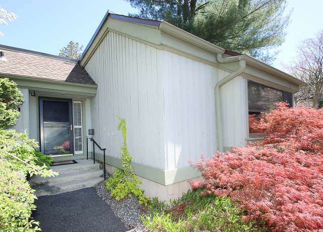 Property at 701 Heritage Vlg Unit B, Southbury, CT 06488, 3 beds, 2 baths