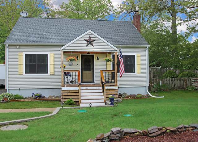 Property at 156 Clinton Hill Rd, Wolcott, CT 06716, 4 beds, 2 baths
