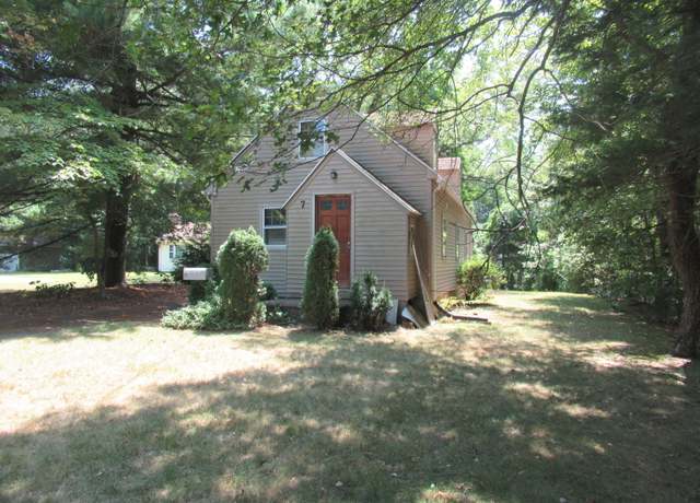 Property at 7 Pickney Ave, Plainville, CT 06062, 3 beds, 1 bath