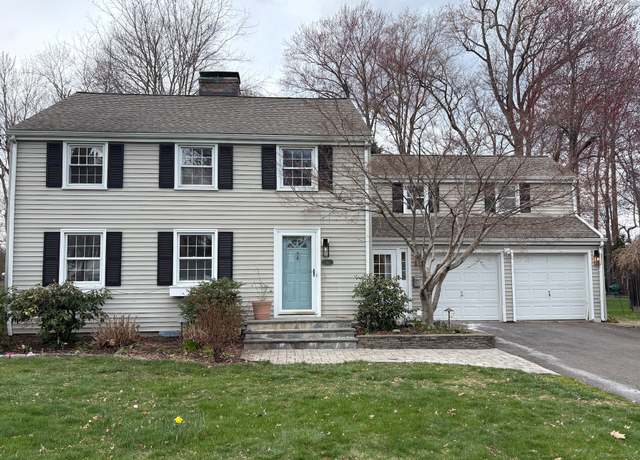 Property at 135 Hyde Rd, West Hartford, CT 06117, 4 beds, 3.5 baths