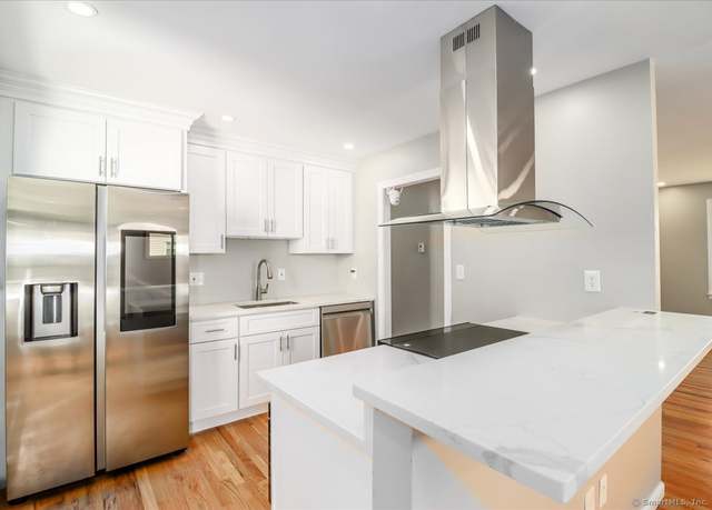 Property at 18 Greenbrier Rd, East Hartford, CT 06118, 3 beds, 1 bath
