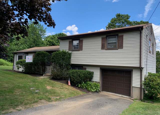 Property at 135 Great Plain Rd, Danbury, CT 06811, 4 beds, 1.5 baths