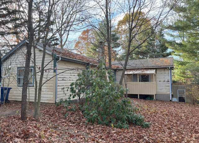 Property at 51 Woody Ln, West Haven, CT 06516, 2 beds, 1 bath