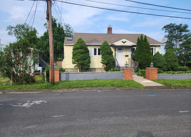 Property at 79 Addison St, Waterbury, CT 06708, 3 beds, 2 baths